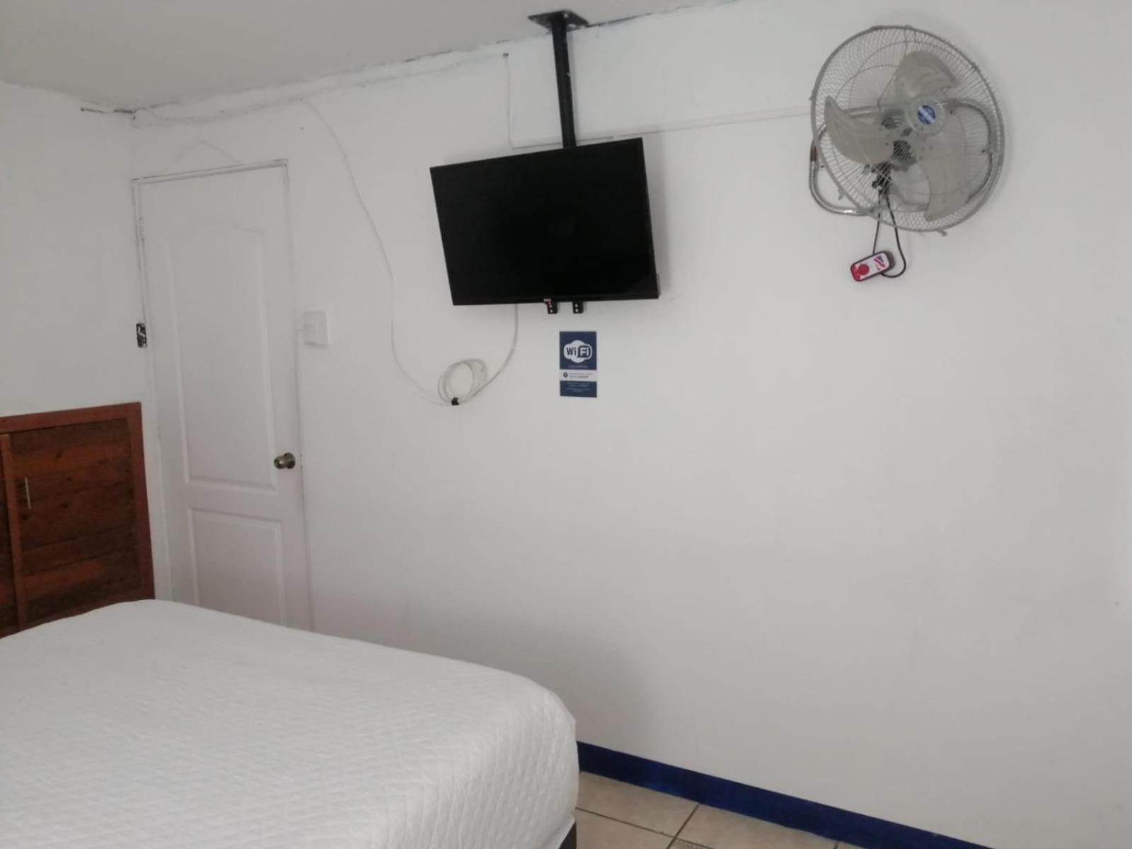 Global Airport Inn Free Shuttle Guatemala City Exterior photo